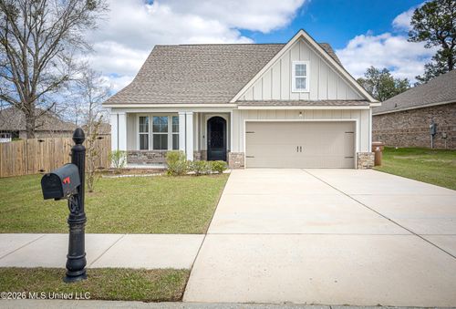 10545 W Landon Green Cir, Gulfport, MS, 39503-5028 | Card Image