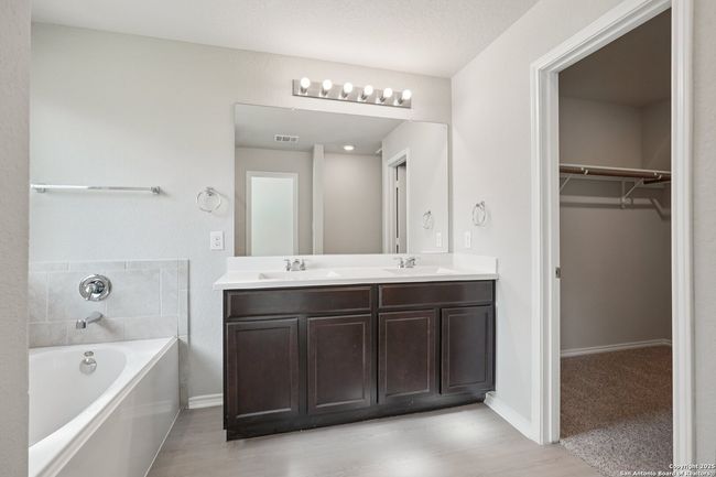 32122 Lemon Mint, House other with 4 bedrooms, 3 bathrooms and null parking in Bulverde TX | Image 23