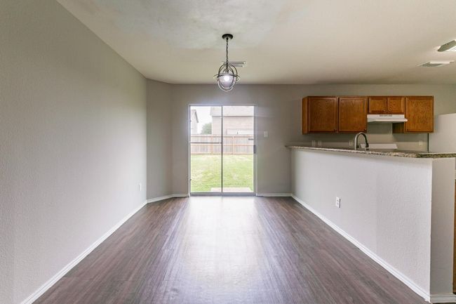 7831 Galleon Field Ln, House other with 3 bedrooms, 2 bathrooms and 1 parking in Cypress TX | Image 5