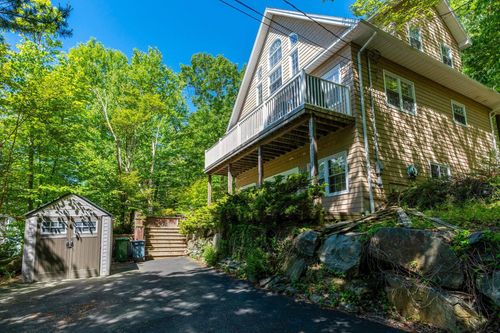 69 Meadowbrook Drive, Bedford, NS, B4A1R2 | Card Image