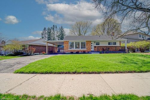 549 Dunbar Rd, Kitchener, ON, N2M2X1 | Card Image