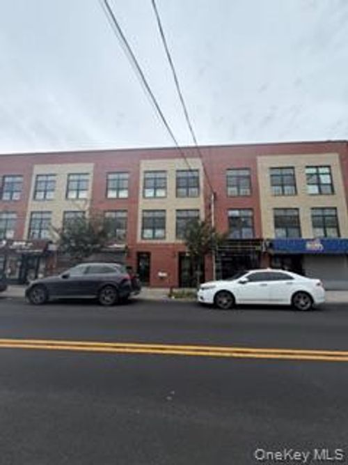 3b-22-30 College Point Blvd, Flushing, NY, 11356-2575 | Card Image