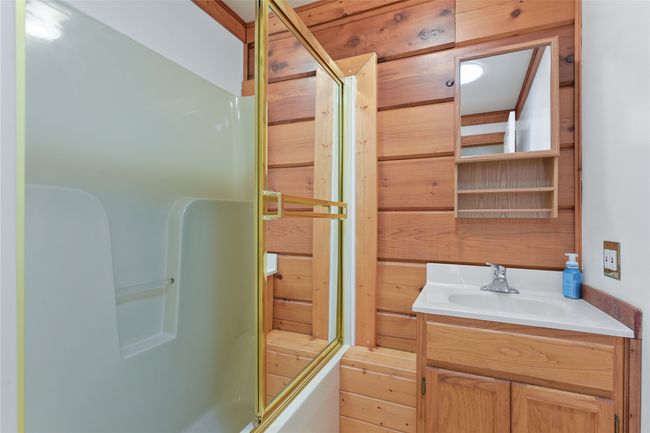 Main Floor communal Bath. | Image 17