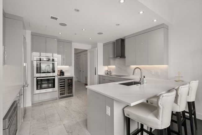 PH2B - 1 Avery St, Condo with 3 bedrooms, 5 bathrooms and null parking in Boston MA | Image 12