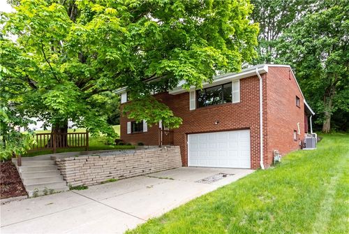 6432 Highview St, South Park, PA, 15129-9753 | Card Image