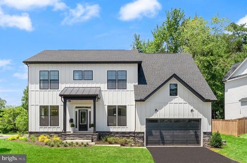 619 Truman Cir Sw, VIENNA, VA, 22180-6422 | Card Image