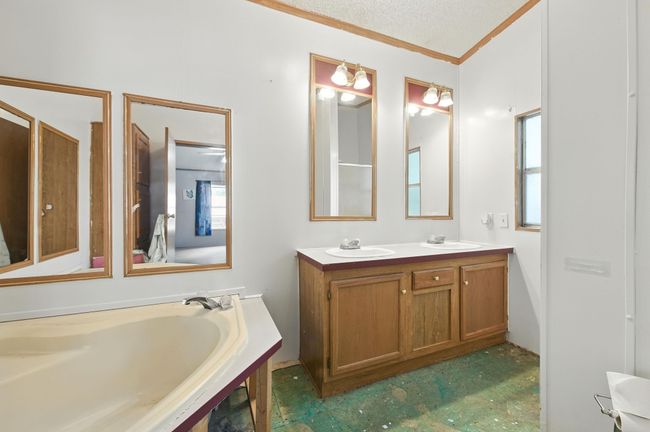 110 N 2 Nd St, House other with 3 bedrooms, 2 bathrooms and null parking in Mount Calm TX | Image 14
