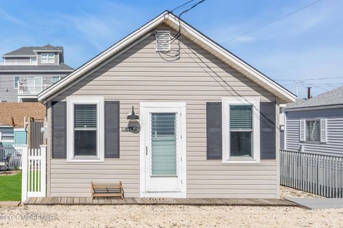 188 Central Ave, Seaside Park, NJ, 08752 | Card Image