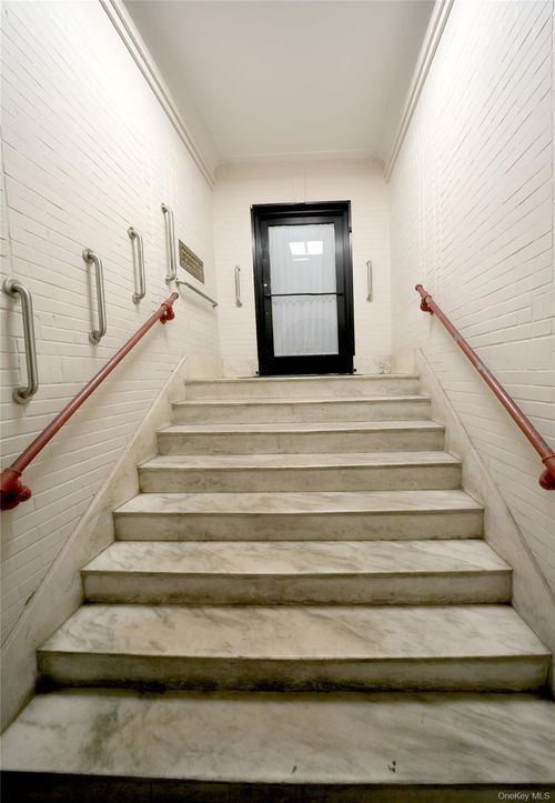 apt-31-3775 64th St, Woodside, NY, 11377-2775 | Card Image