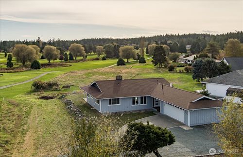 2312 Fairway Ln, Oak Harbor, WA, 98277-7124 | Card Image