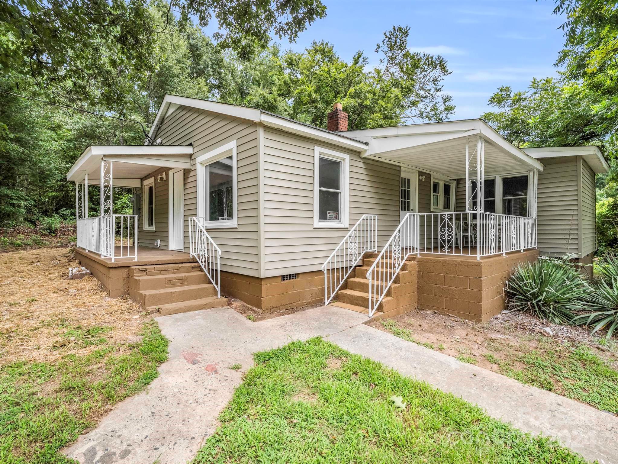 Holmes St, Shelby, NC 28152