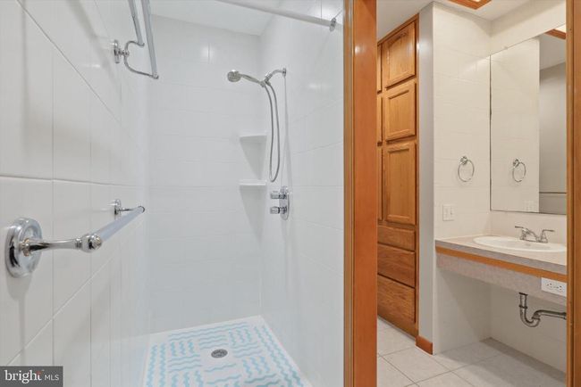 5806 Craig St, House other with 4 bedrooms, 2 bathrooms and null parking in SPRINGFIELD VA | Image 15