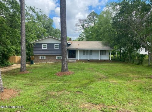 118 W Leavell Woods Dr, Jackson, MS, 39212-4821 | Card Image