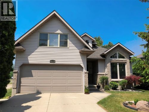 {{alt}} | Card Image