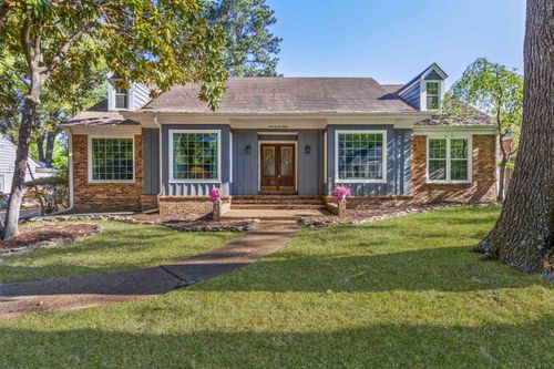 7630 Blackberry Farm Rd, Germantown, TN, 38138-2108 | Card Image