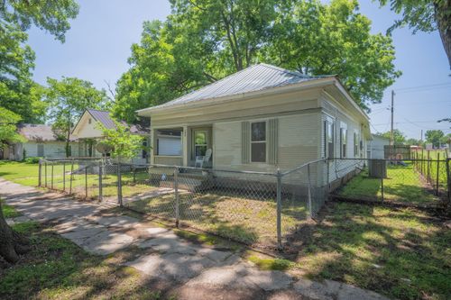 208 F St Se, Miami, OK, 74354-7802 | Card Image
