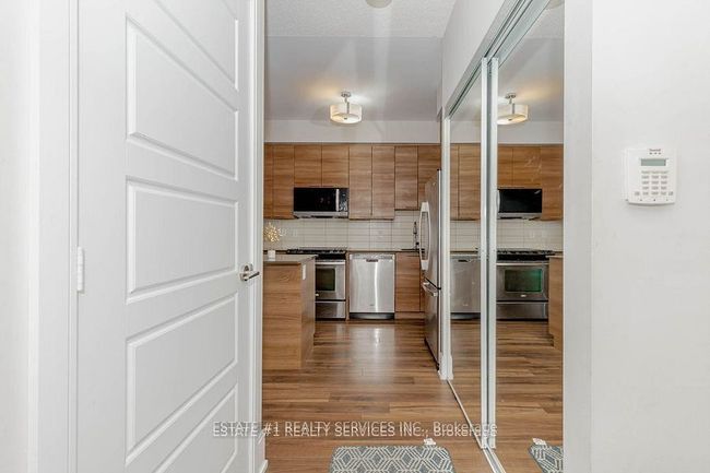 807 - 15 Viking Lane, Condo with 3 bedrooms, 2 bathrooms and null parking in Etobicoke ON | Image 4
