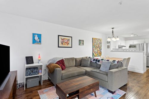104-688 E 16th Ave, Vancouver, BC, V5T2V4 | Card Image