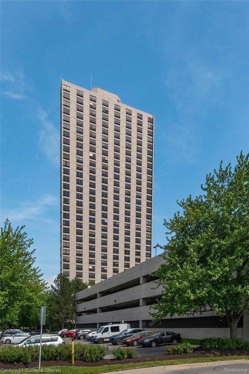 1606-5000 Town Ctr, Southfield, MI, 48075-1115 | Card Image