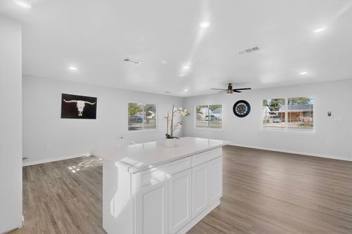 4540 Western Oaks Dr, Dallas, TX, 75211-7825 | Card Image