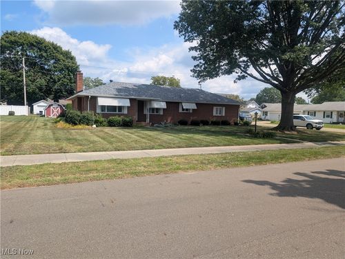 1003 Kaderly St Nw, New Philadelphia, OH, 44663-4117 | Card Image