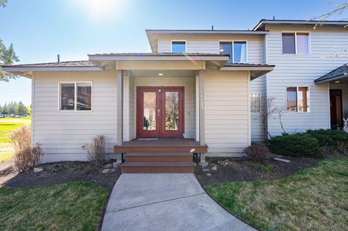 1125 Golden Pheasant Dr, Redmond, OR, 97756-9204 | Card Image