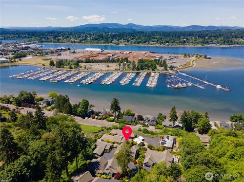 843 Pear Ct Ne, Olympia, WA, 98506-1239 | Card Image