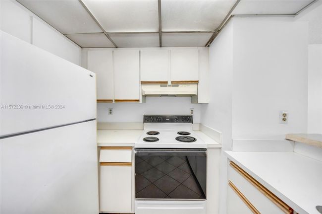 APT-1816 - 540 Brickell Key Dr, Condo with 2 bedrooms, 2 bathrooms and null parking in Miami FL | Image 23