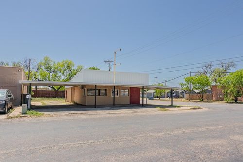 51 E Avenue K, San Angelo, TX, 76903-7572 | Card Image