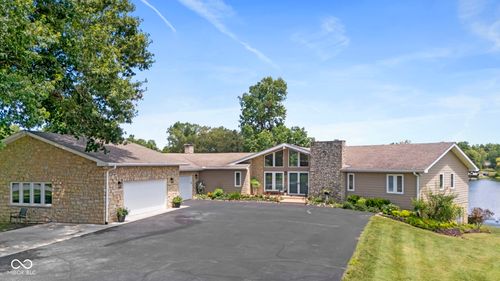 160 N Hereford Ln, Madison, IN, 47250-7732 | Card Image