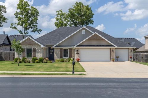 1131 Stoneybrook Ln, Bentonville, AR, 72713-3032 | Card Image