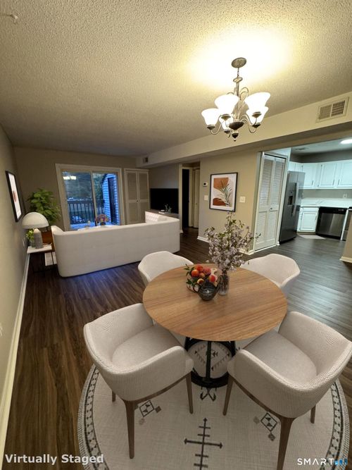 512-512 Twin Circle Dr, South Windsor, CT, 06074-2695 | Card Image