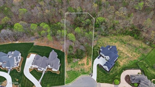 2226 Falcon Crest Ln, Knoxville, TN, 37919-8997 | Card Image