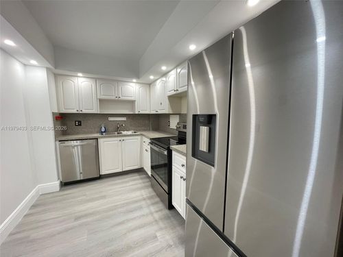 apt-308-3800 N Hills Dr, Hollywood, FL, 33021-2542 | Card Image