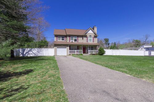 27 Devon Ln, Middle Island, NY, 11953-1516 | Card Image