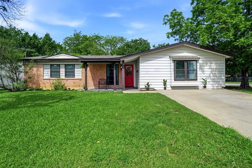 889 Jerry Ln, Bedford, TX, 76022-7306 | Card Image