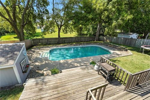7008 Michael Ln, Pleasant Valley, MO, 64068-8631 | Card Image