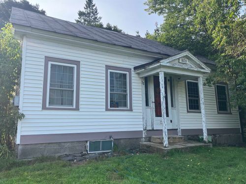 56 S Pleasant St, Bradford, VT, 05033-8887 | Card Image