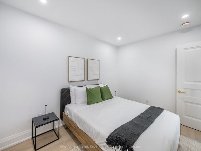 B - 357 Euclid Ave, Home with 2 bedrooms, 1 bathrooms and null parking in Toronto ON | Image 24