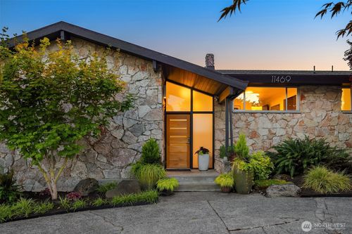 11469 Marine View Drive Sw, Seattle, WA, 98146 | Card Image