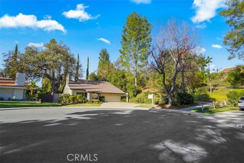 2095 Dewberry Ct, Westlake Village, CA, 91361-1810 | Card Image