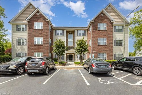 apt-2d-3710 Spanish Peak Dr, High Point, NC, 27265-7941 | Card Image