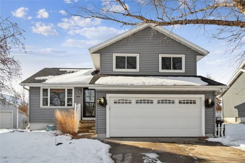 3030 5th St, Marion, IA, 52302-6347 | Card Image