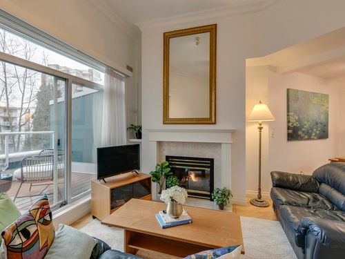 414-128 W 8th St, North Vancouver, BC, V7M3M1 | Card Image