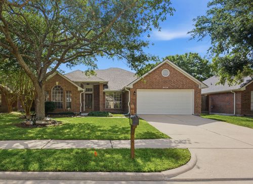 16918 Serenity Cove Cir, Friendswood, TX, 77546-3481 | Card Image