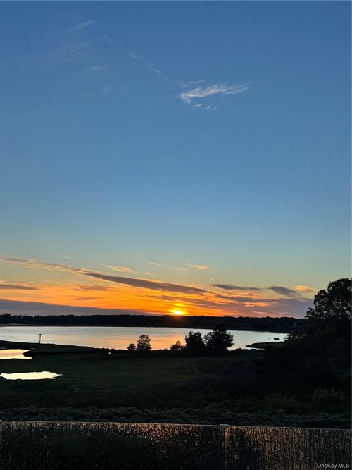 84 Inlet Rd E, Southampton, NY, 11968-3510 | Card Image