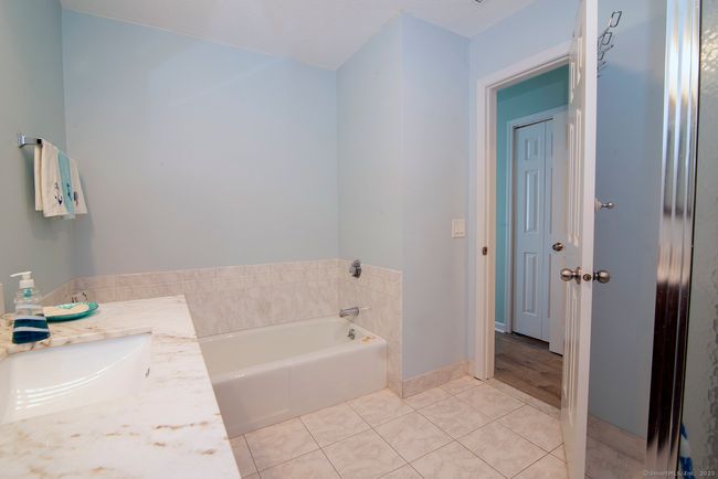 APT-306 - 1 Mansfield Grove Rd, Condo with 2 bedrooms, 2 bathrooms and null parking in East Haven CT | Image 15