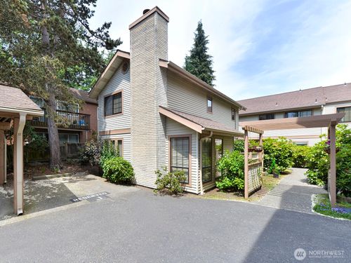 b11-1572 Ne 177th St, Shoreline, WA, 98155-5243 | Card Image