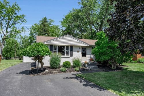 650 E And West Rd, West Seneca, NY, 14224-3544 | Card Image