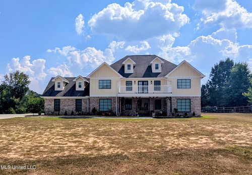 162 Plantation Way, Byhalia, MS, 38611-6921 | Card Image